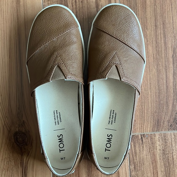 toms avalon leather